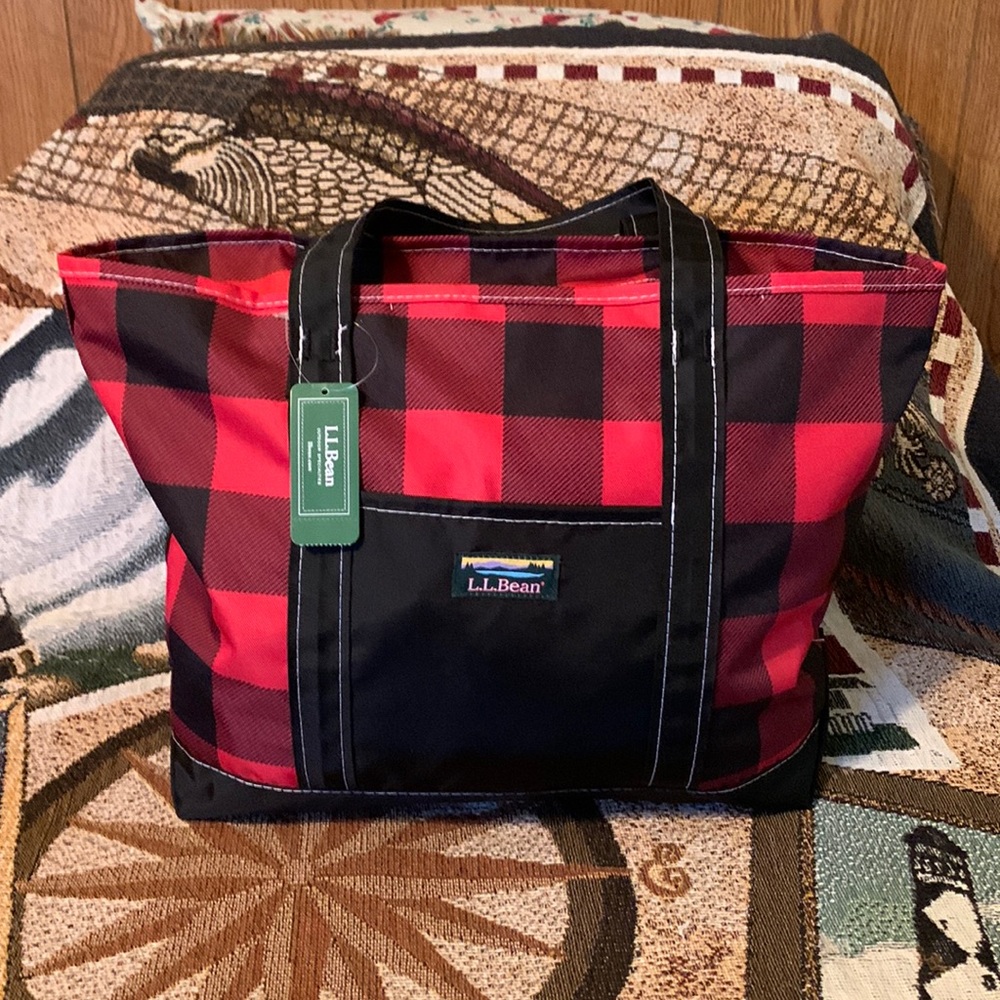 NWT.  L. L. Beam Everyday Lightweight Tote.